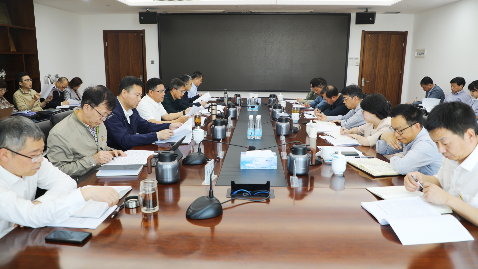江鹽集團(tuán)深入貫徹中央八項(xiàng)規(guī)定精神學(xué)習(xí)教育部署培訓(xùn)會(huì)召開